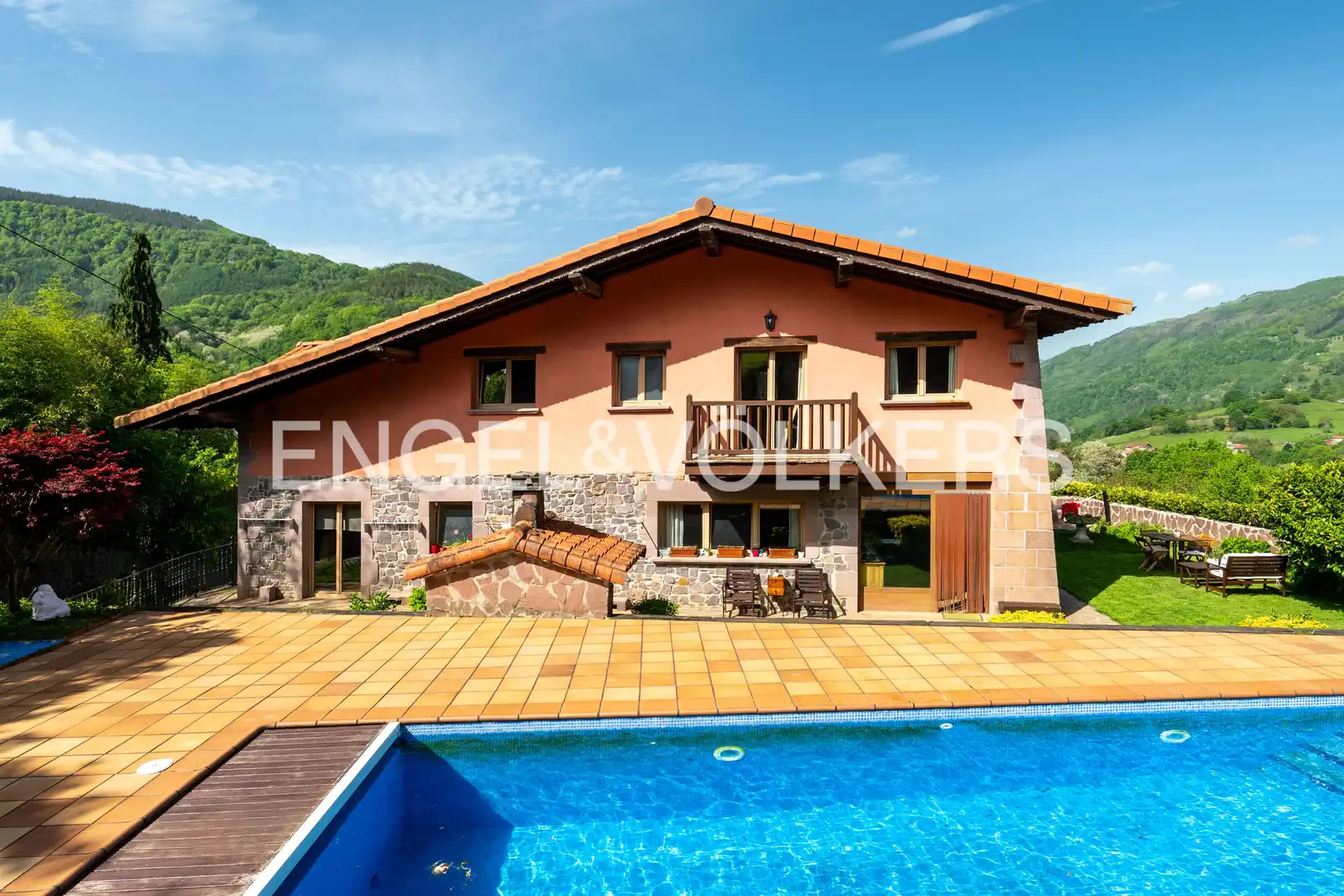 Vista exterior de Casa o chalet en venta en Elduain con Calefacción, Jardín privado y Terraza