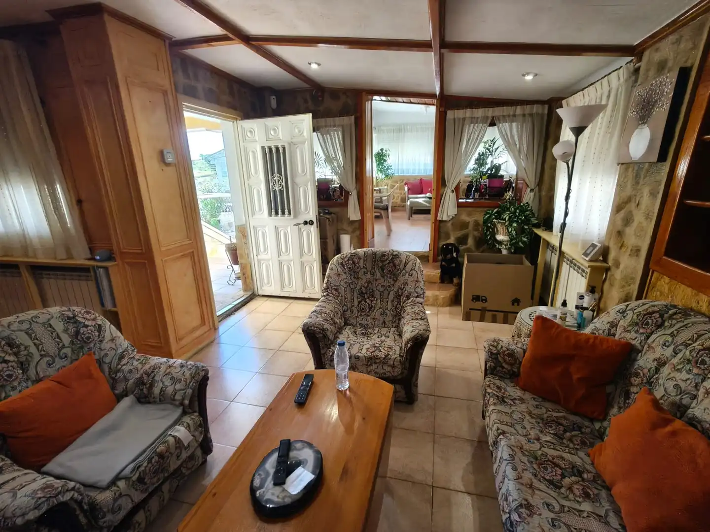 Sala d'estar de Casa o xalet en venda en Casarrubios del Monte amb Aire condicionat, Calefacció i Jardí privat