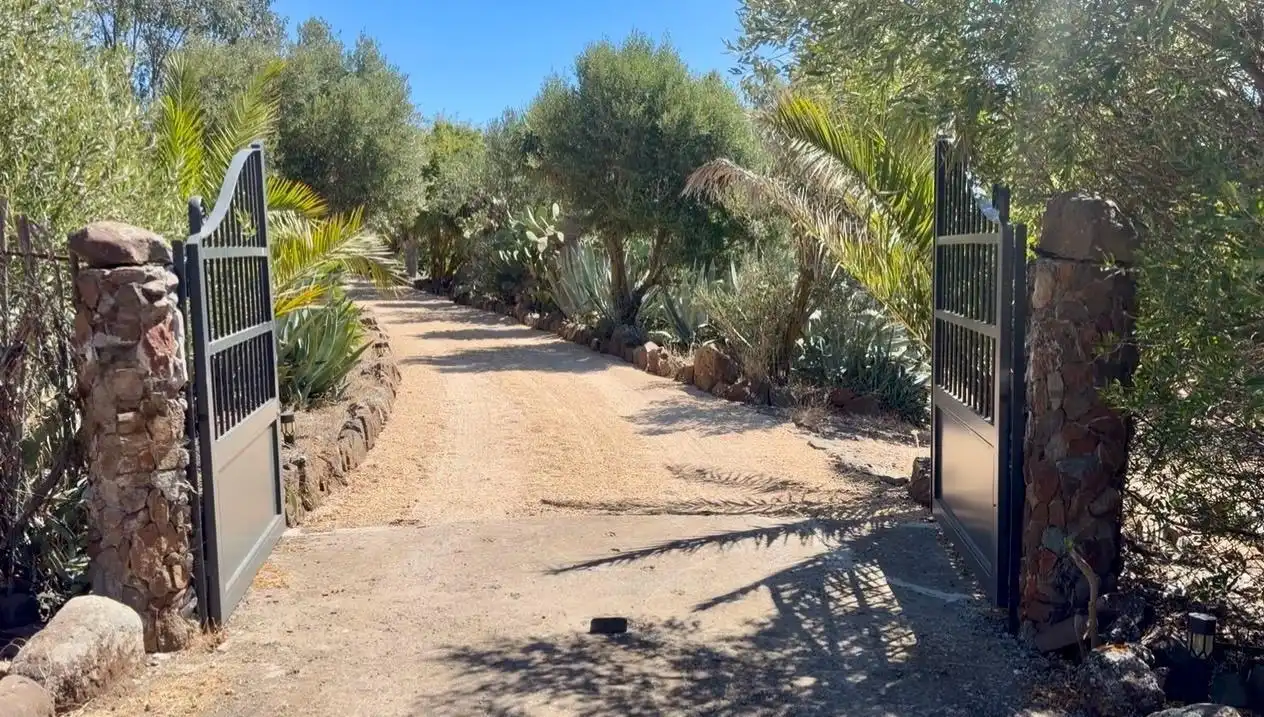 Vista exterior de Finca rústica en venta en Telde con Aire acondicionado, Calefacción y Jardín privado