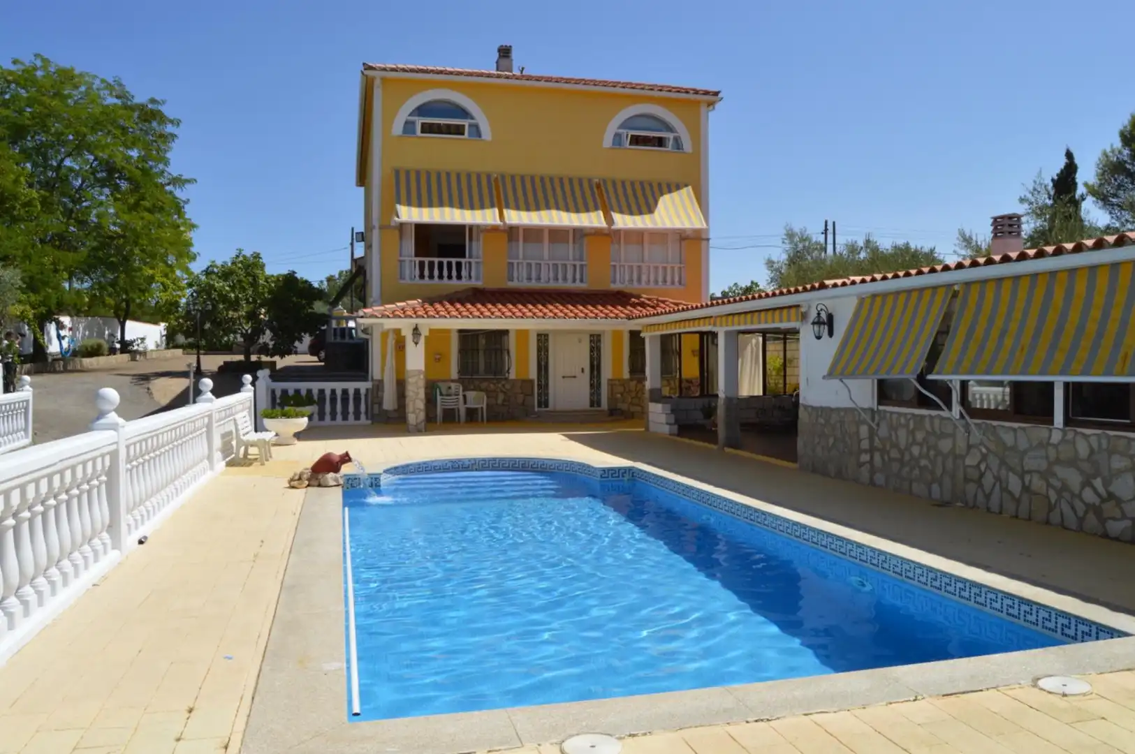 Chalet con piscina en venta en Malpartida de Cáceres, imagen 4