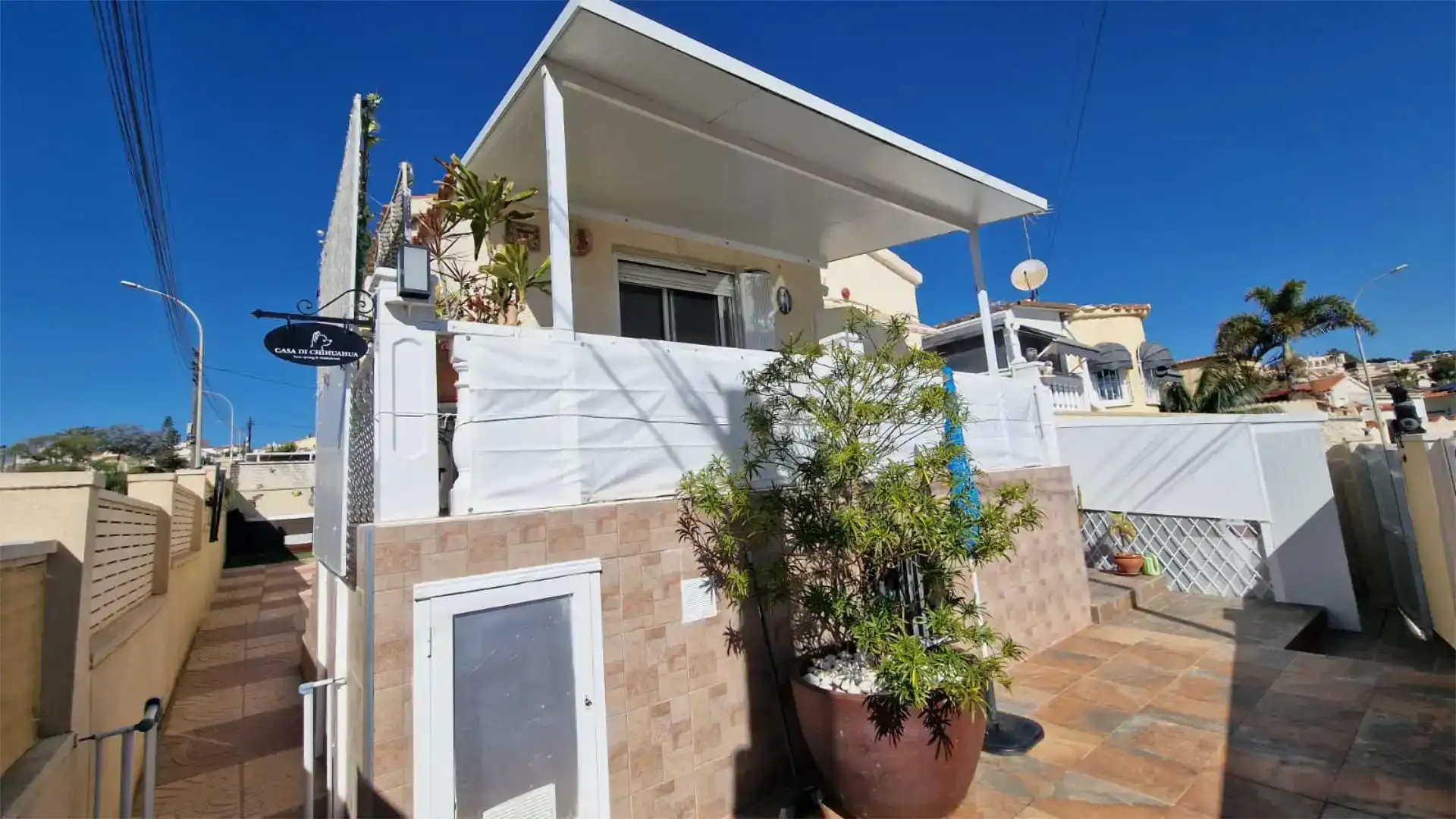 Vista exterior de Casa o xalet en venda en San Fulgencio amb Aire condicionat i Balcó
