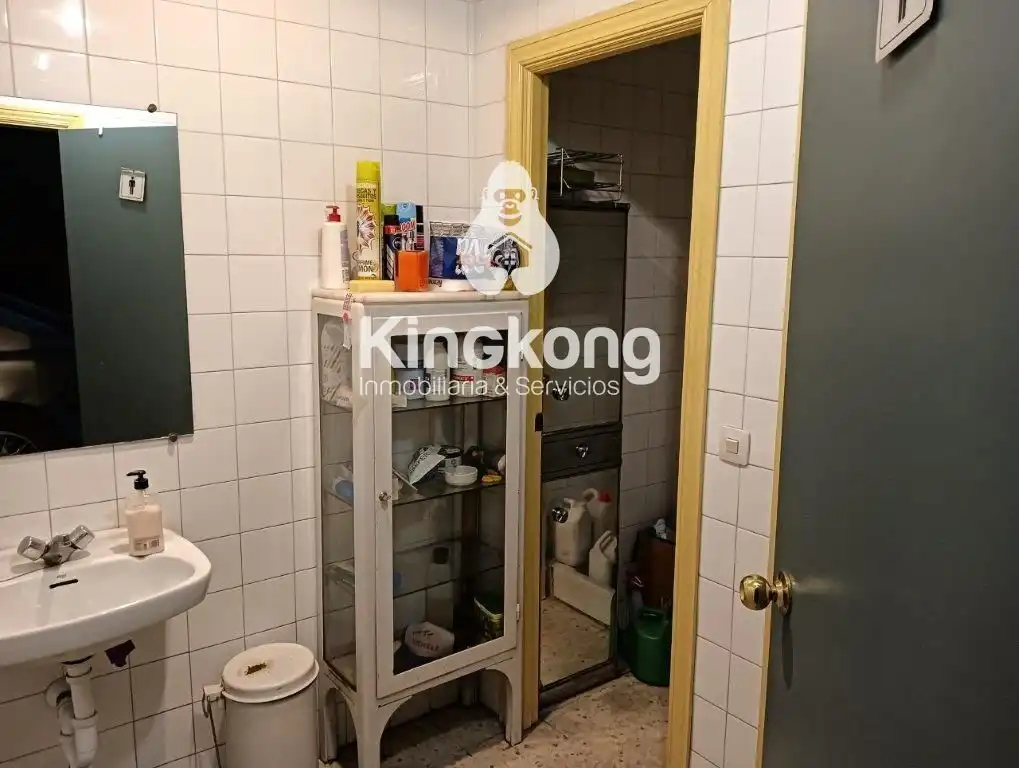 Bathroom of Industrial buildings for sale in Alcobendas
