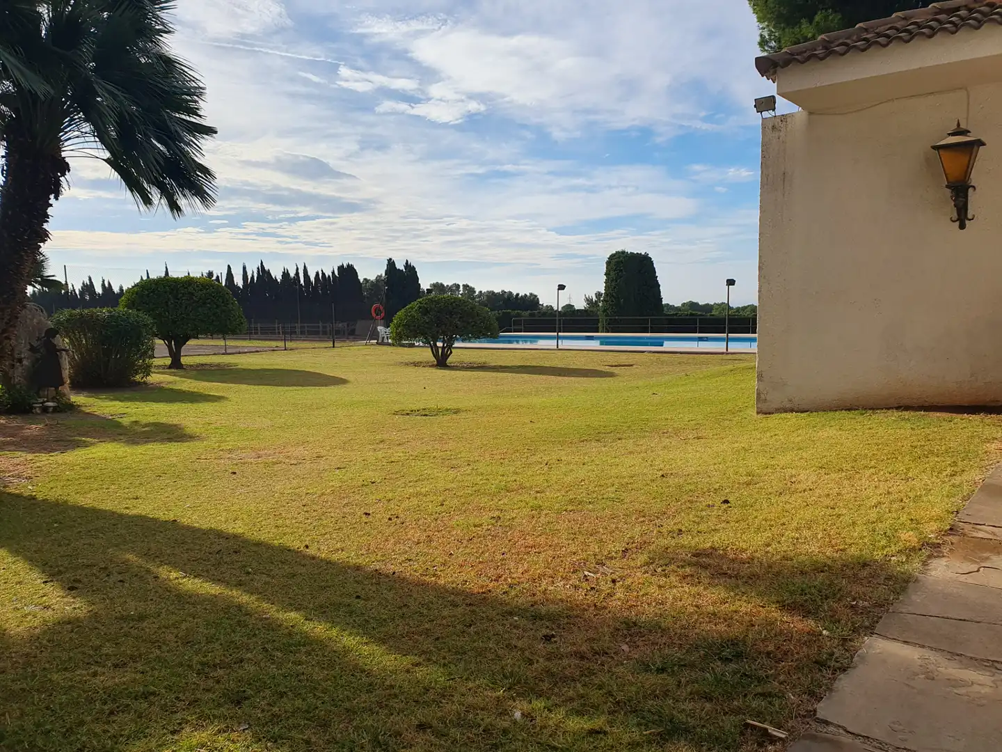 Piscina de Casa o xalet en venda en El Vendrell amb Aire condicionat, Jardí privat i Terrassa