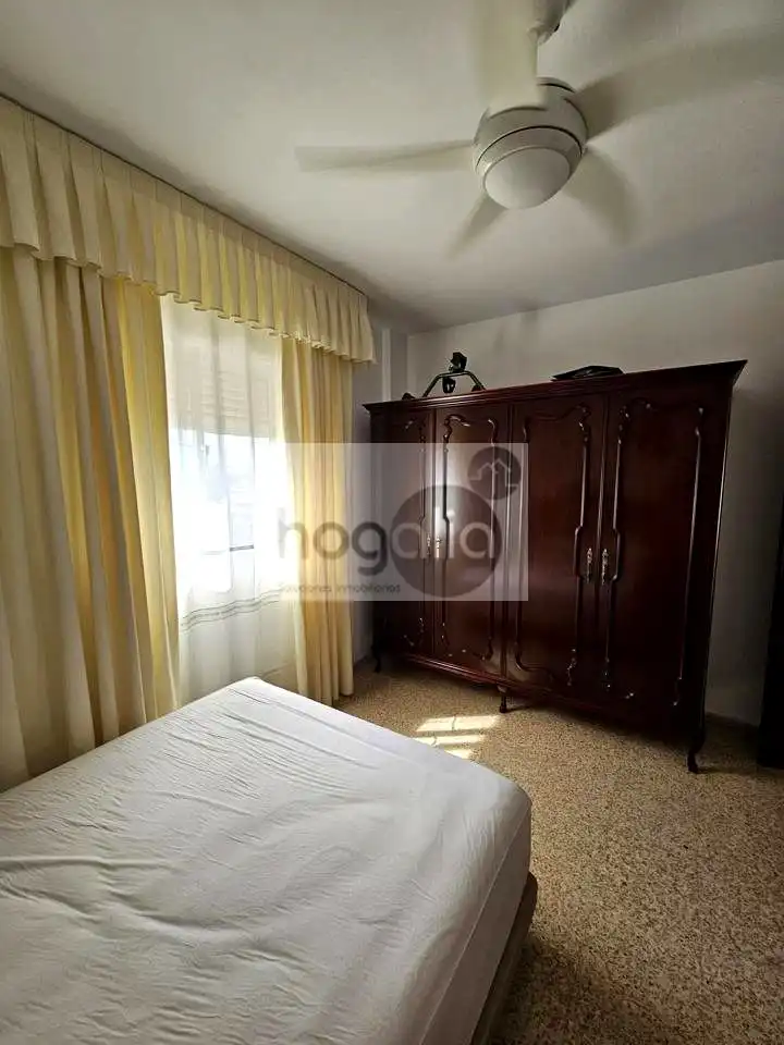 Habitación de Piso de alquiler en Sevilla con Aire acondicionado y Amueblado