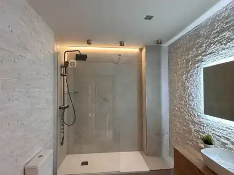 Bathroom of Detached homes for rent in Alella  with Air Conditioner, Private garden and Storage room
