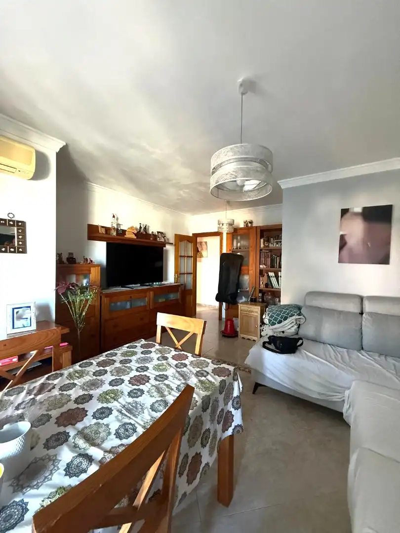 Wohnzimmer von Wohnung zum Verkauf in Coín mit Klimaanlage, Terrasse und Möbliert