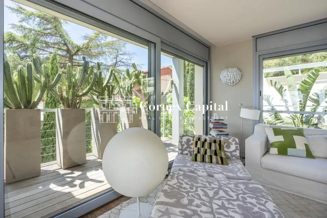 Terrassa de Casa o xalet en venda en Barcelona amb Aire condicionat, Calefacció i Jardí privat