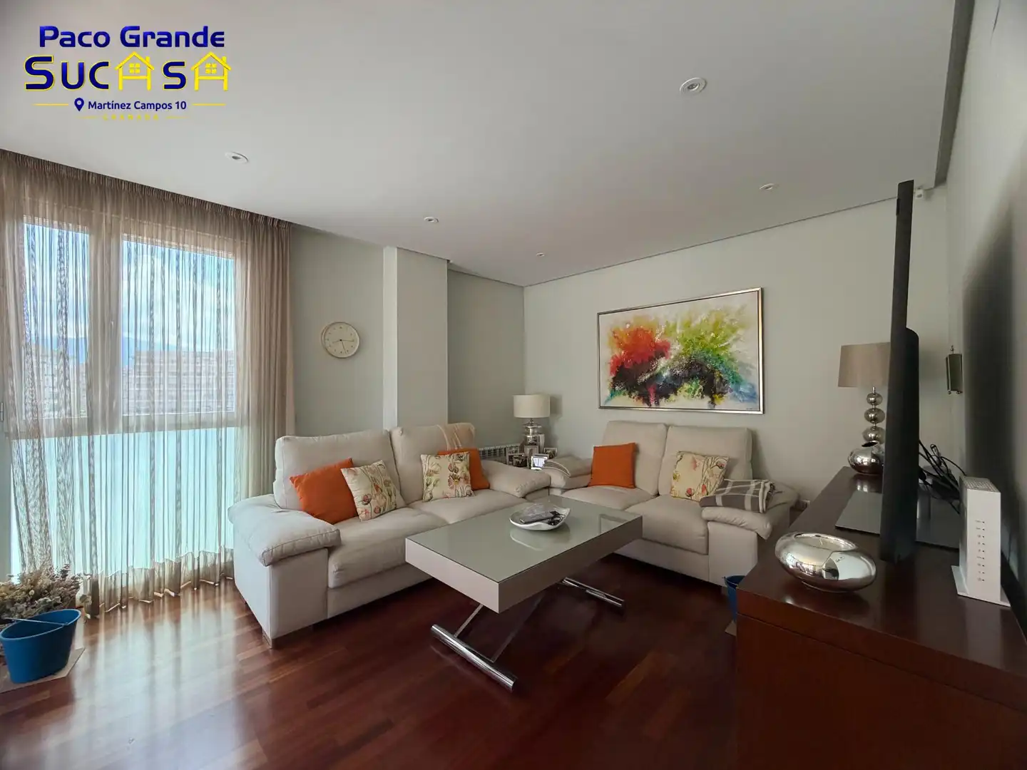 Living room of Flat for rent in Granada  with Air Conditioner, Heating and Parquet flooring