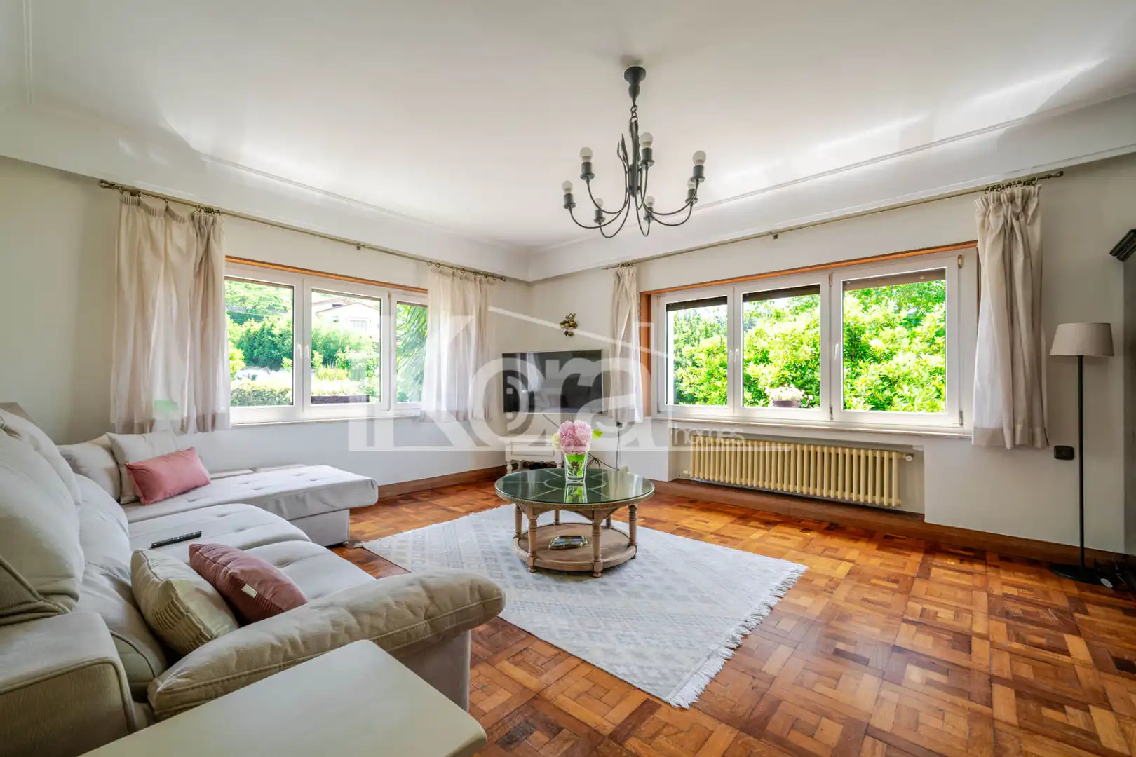 Sala de estar de Casa o chalet en venta en Usurbil con Jardín privado, Parquet y Terraza