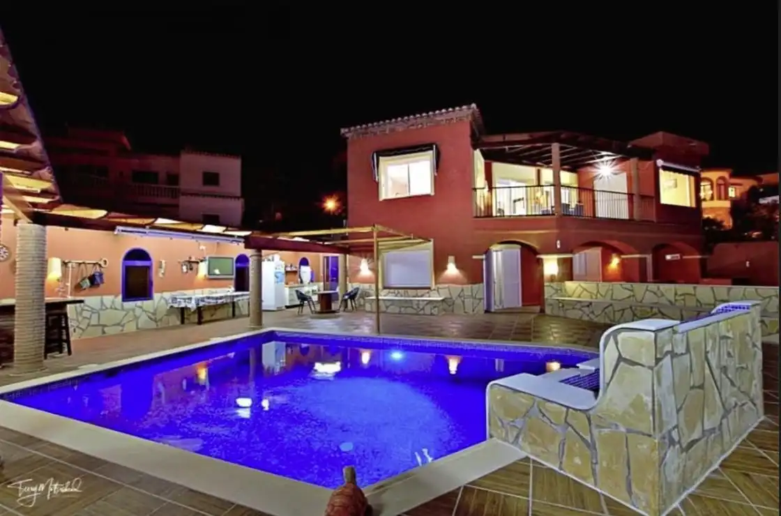 Villa mit Terrasse zum Verkauf in Calle Calle Roble, imagen 2
