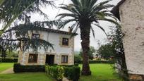 Vista exterior de Casa o xalet en venda en Molledo amb Terrassa i Balcó