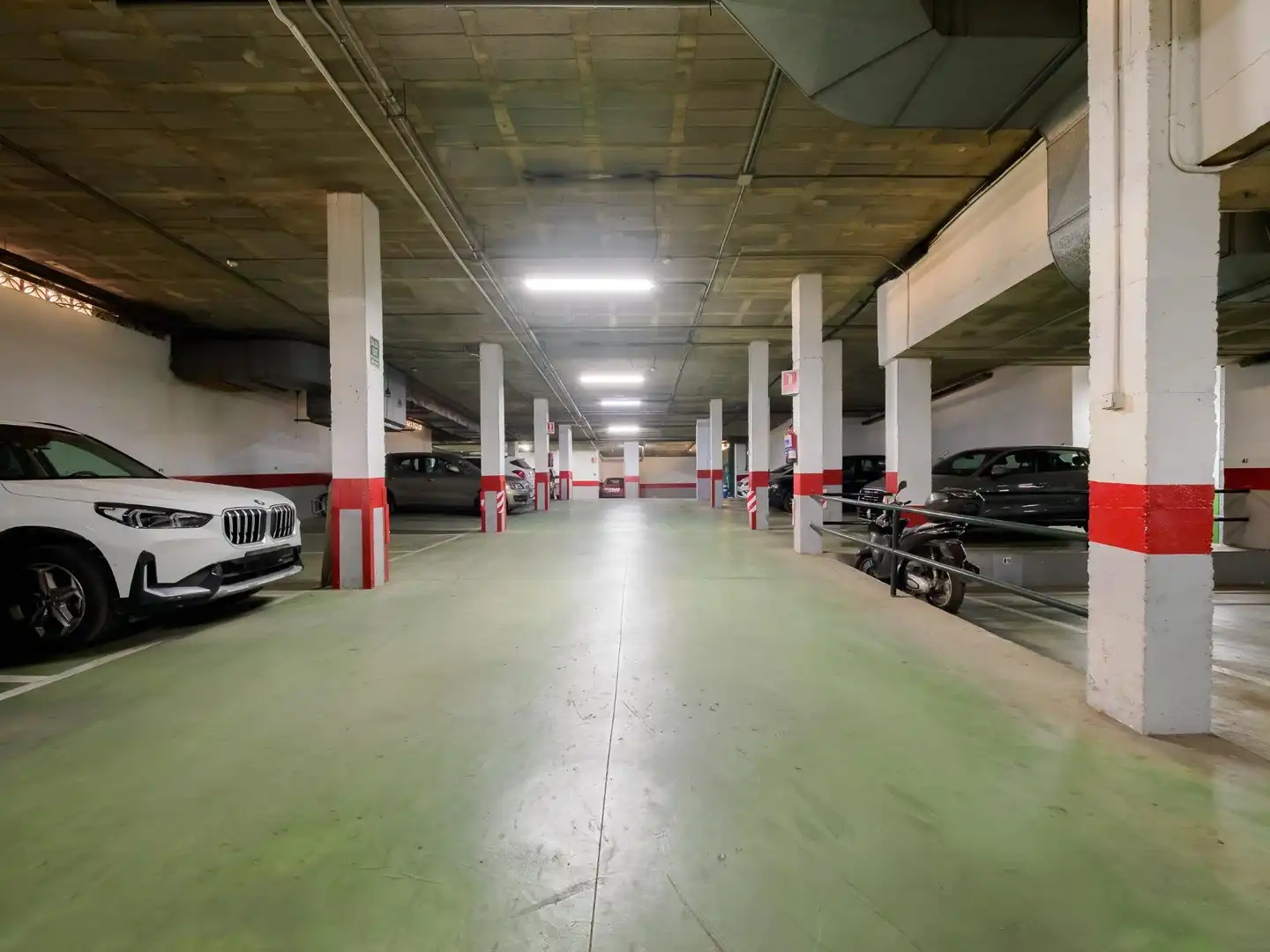 Parking de Piso en venta en Málaga con Jardín privado, Terraza y Trastero