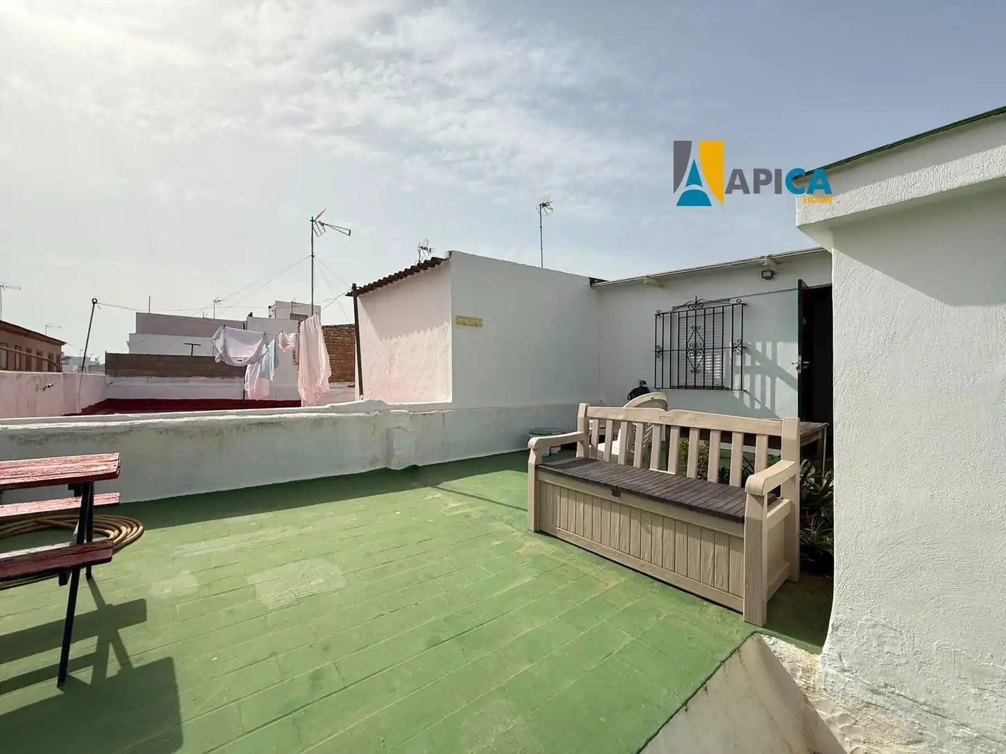 Vista exterior de Casa o xalet en venda en Chiclana de la Frontera amb Aire condicionat i Terrassa