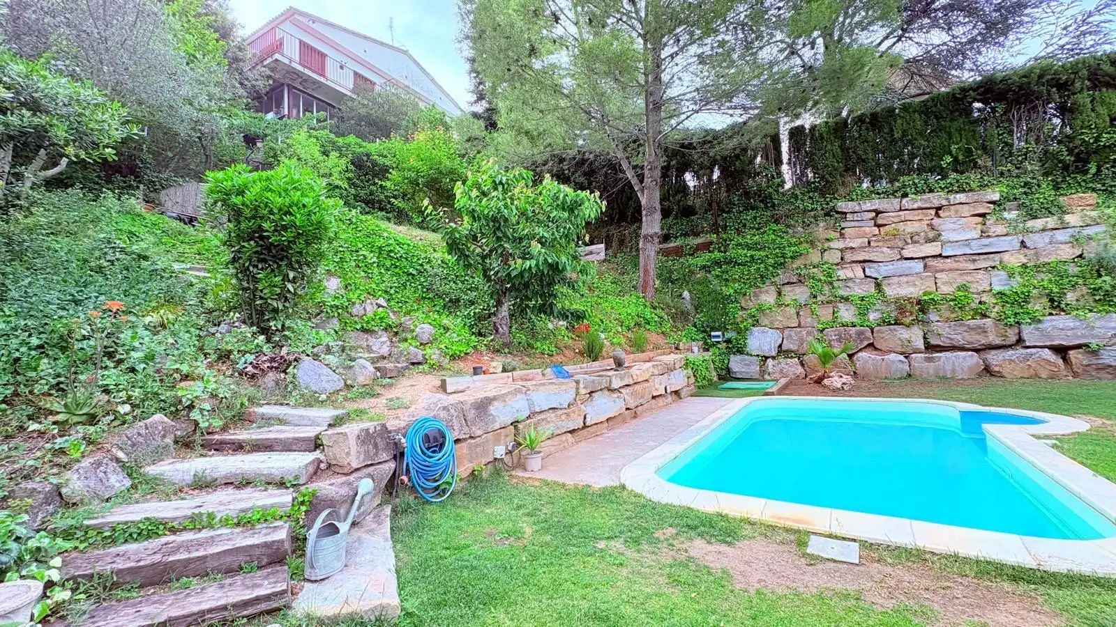Piscina de Casa o xalet en venda en Castellar del Vallès amb Calefacció, Jardí privat i Terrassa