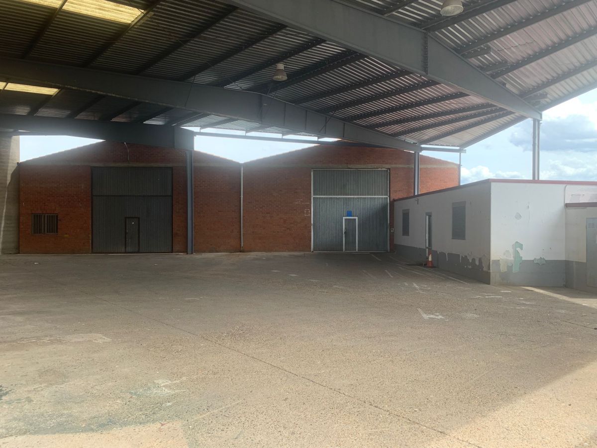 Industrial buildings to rent in Circunvalación, Monfarracinos