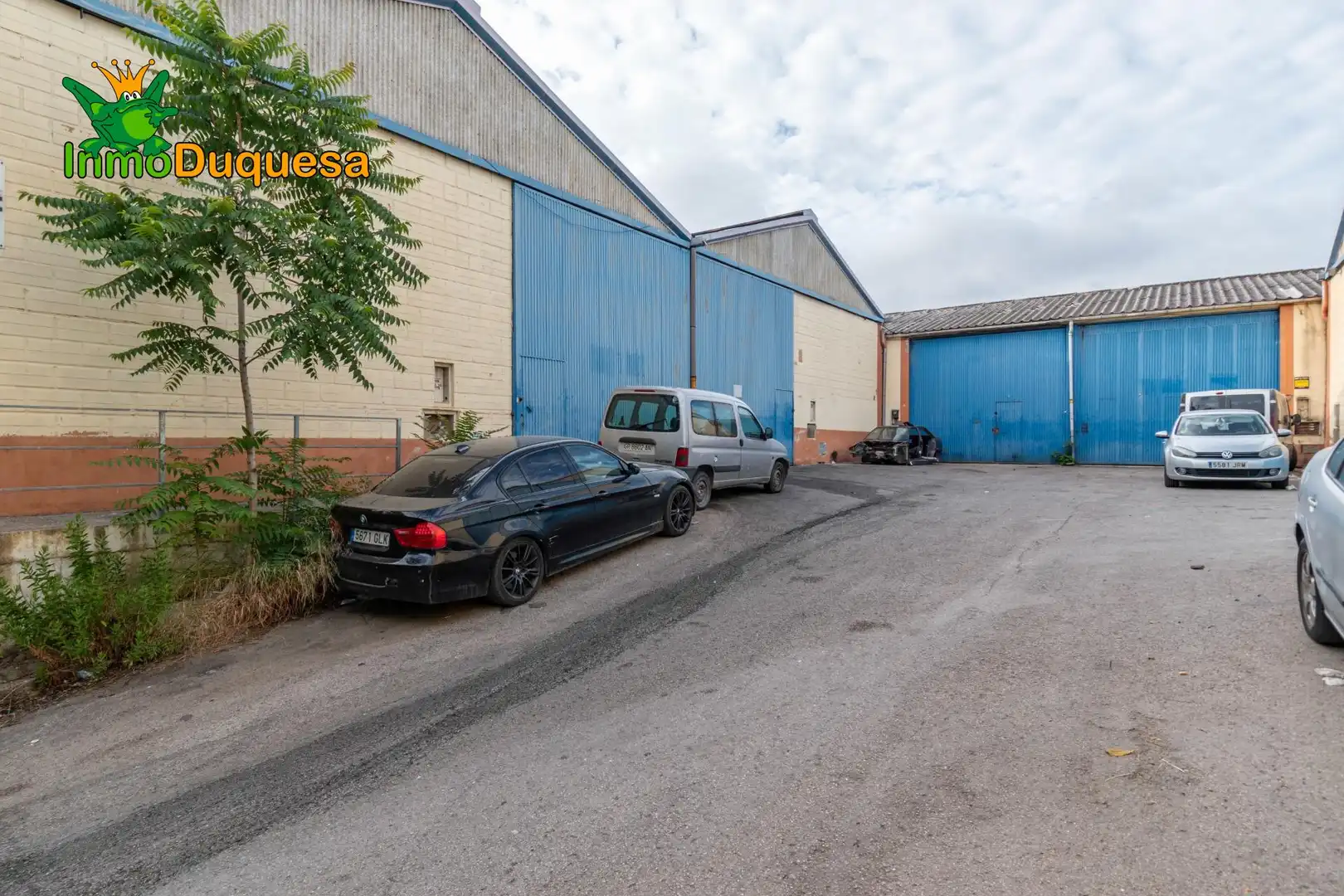 Exterior view of Industrial buildings for sale in Jun