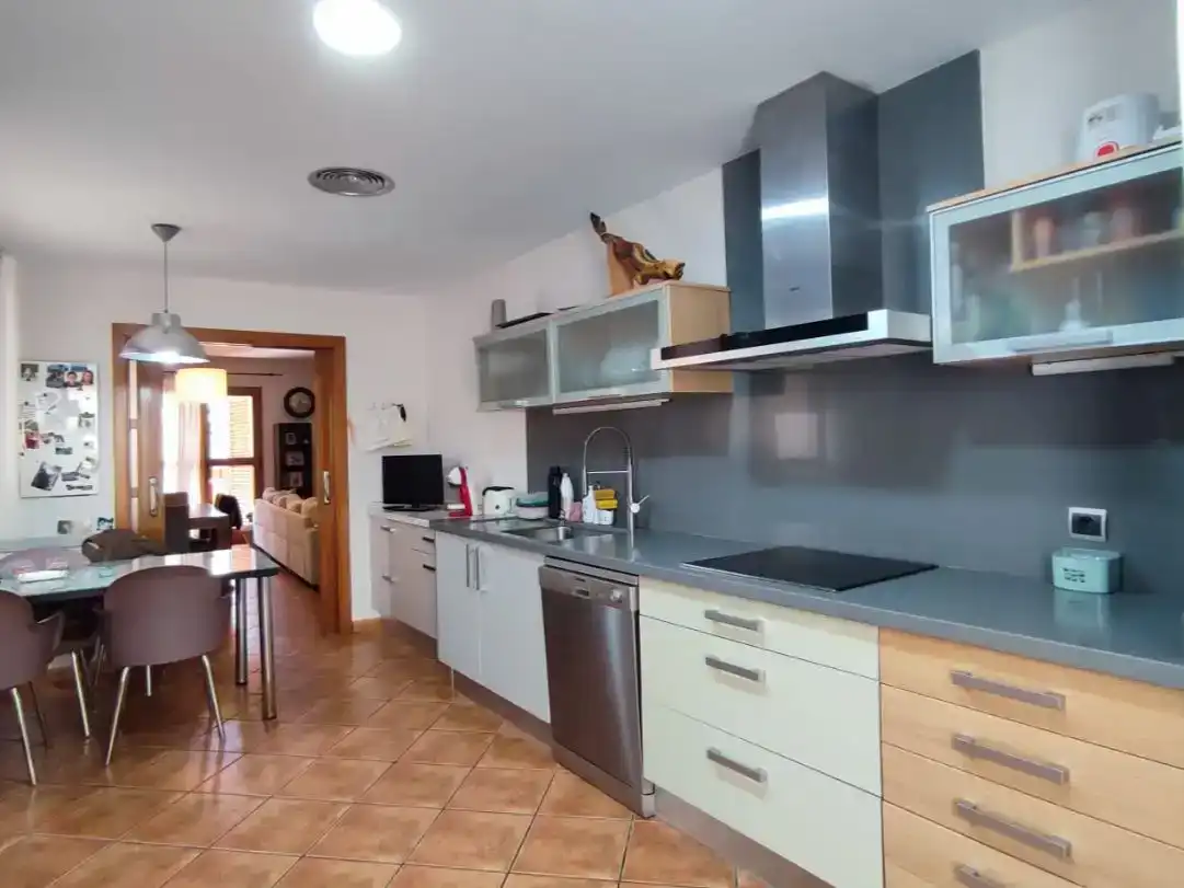 Küche von Wohnung zum Verkauf in Tavernes de la Valldigna mit Klimaanlage und Balkon