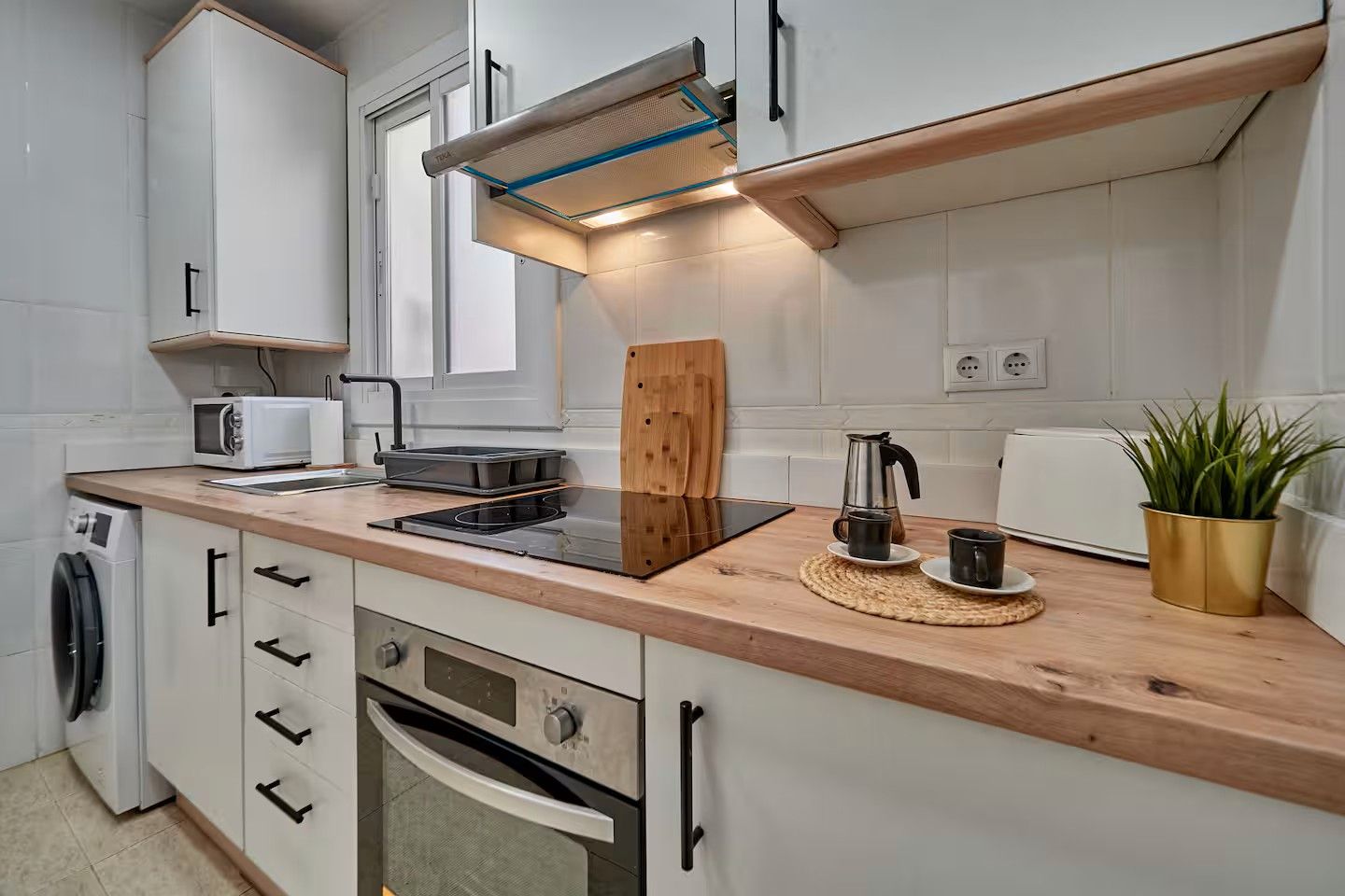 Kitchen of Flat to rent in  Lleida Capital  with Air Conditioner, Heating and Furnished