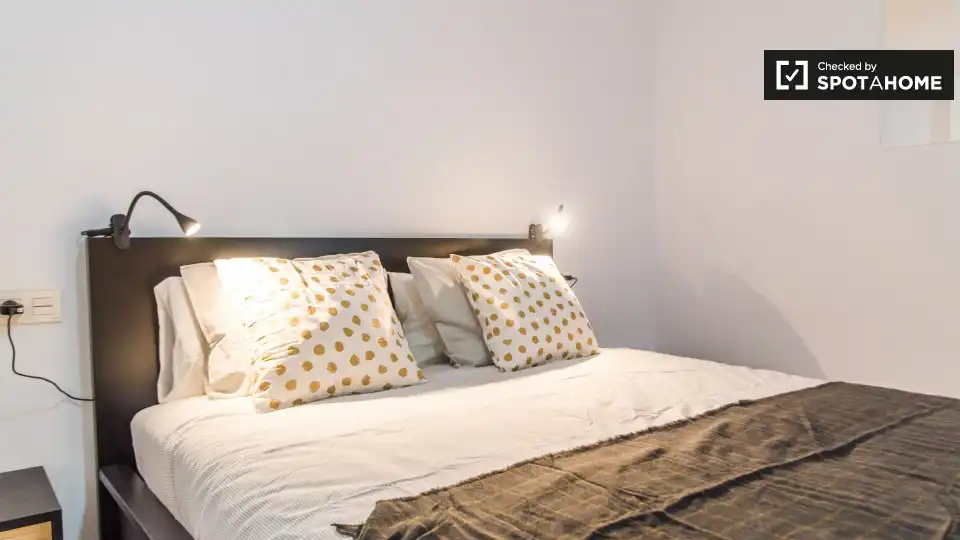 Bedroom of Flat for rent in Valencia  with Air Conditioner, Heating and Furnished