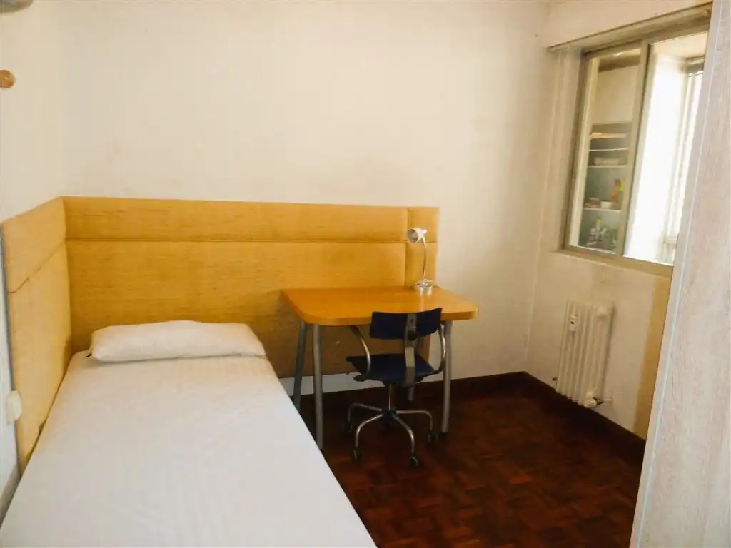 Habitación de Piso de alquiler en  Pamplona / Iruña con Calefacción, Parquet y Terraza