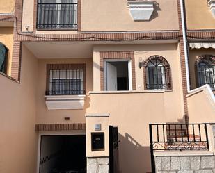 Vista exterior de Casa adosada en venda en Santa Olalla amb Aire condicionat, Traster i Balcó