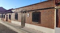 Exterior view of House or chalet for sale in Palencia Capital  with Terrace