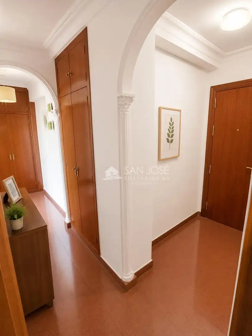 Piso en venta en Sevilla con Terraza y Alarma