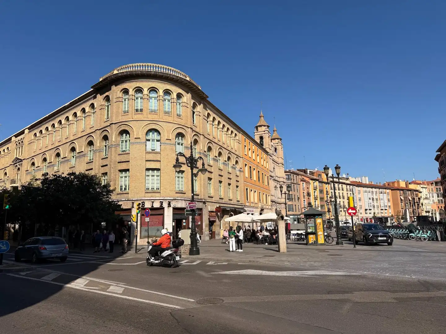 Vista exterior de Ático en venta en Zaragoza con Calefacción, Terraza y Trastero