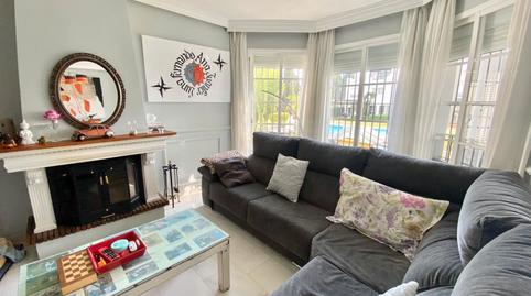 Foto 2 de Casa adosada en venda a Los Naranjos, Marbella