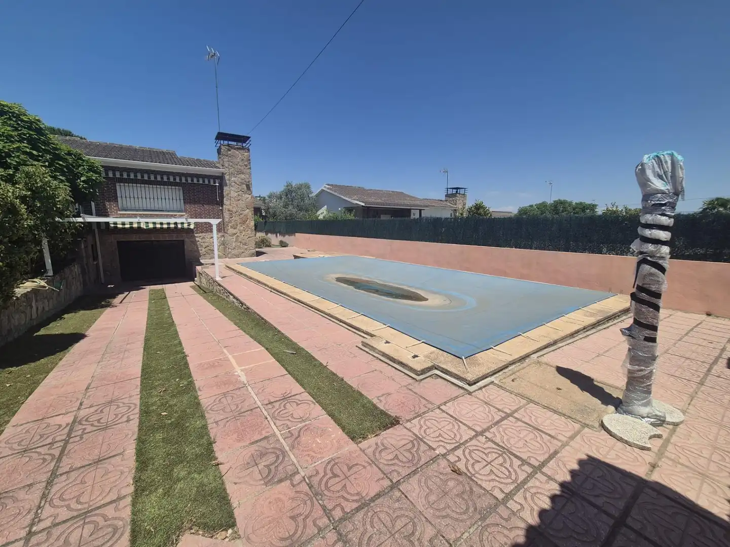Swimming pool of Houses for sale in Aldea del Fresno  with Air Conditioner, Heating and Swimming Pool