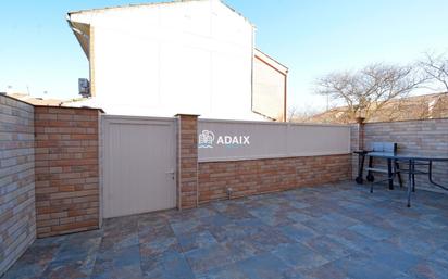 Vista exterior de Casa o xalet en venda en Cáceres Capital amb Aire condicionat, Calefacció i Traster