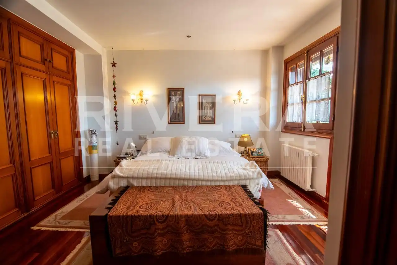 Habitación de Casa o chalet en venta en Vigo  con Calefacción, Jardín privado y Terraza