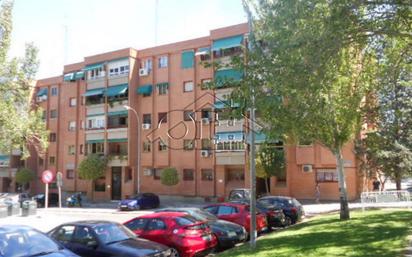 Außenansicht von Wohnung zum verkauf in San Fernando de Henares mit Klimaanlage, Heizung und Terrasse