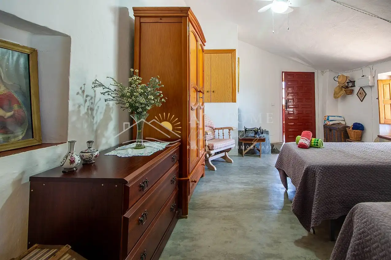 Habitación de Casa o chalet de alquiler en Cómpeta con Piscina, Amueblado y Horno