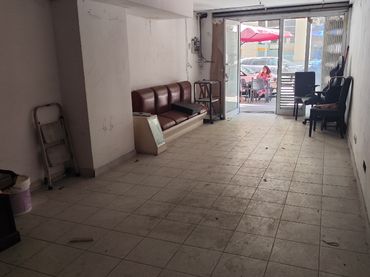 Local comercial en venta en Calle de Sicília