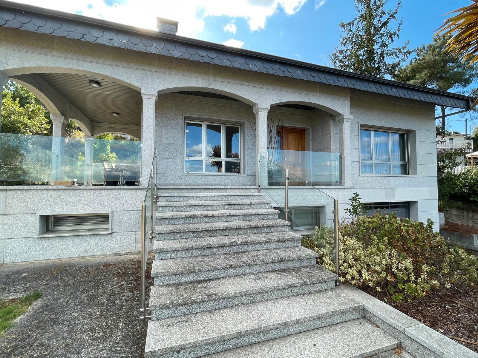 Exterior view of House or chalet for sale in Ourense Capital   with Heating, Private garden and Terrace