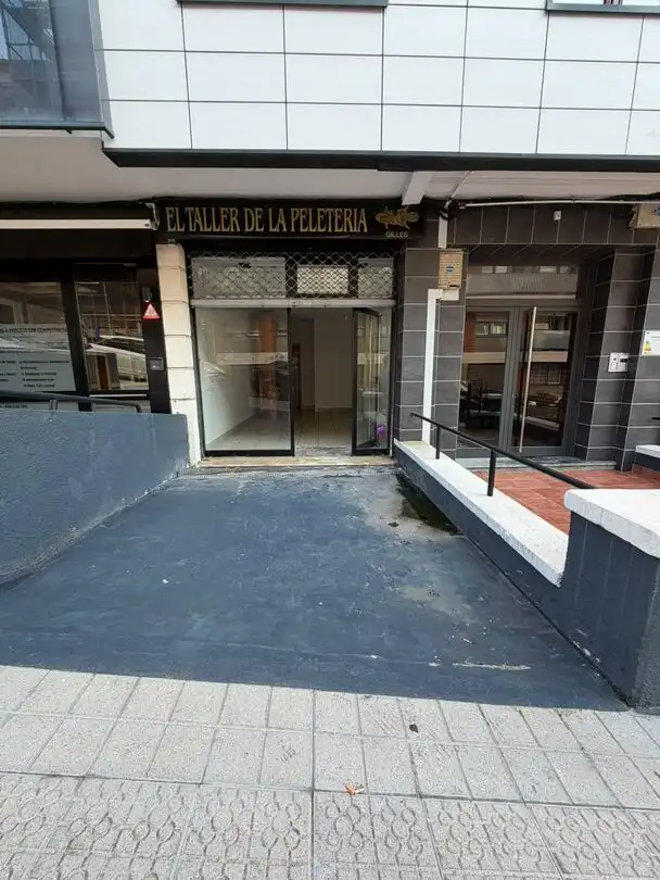 Locale commerciale in affitto a Las Arenas, imagen 3