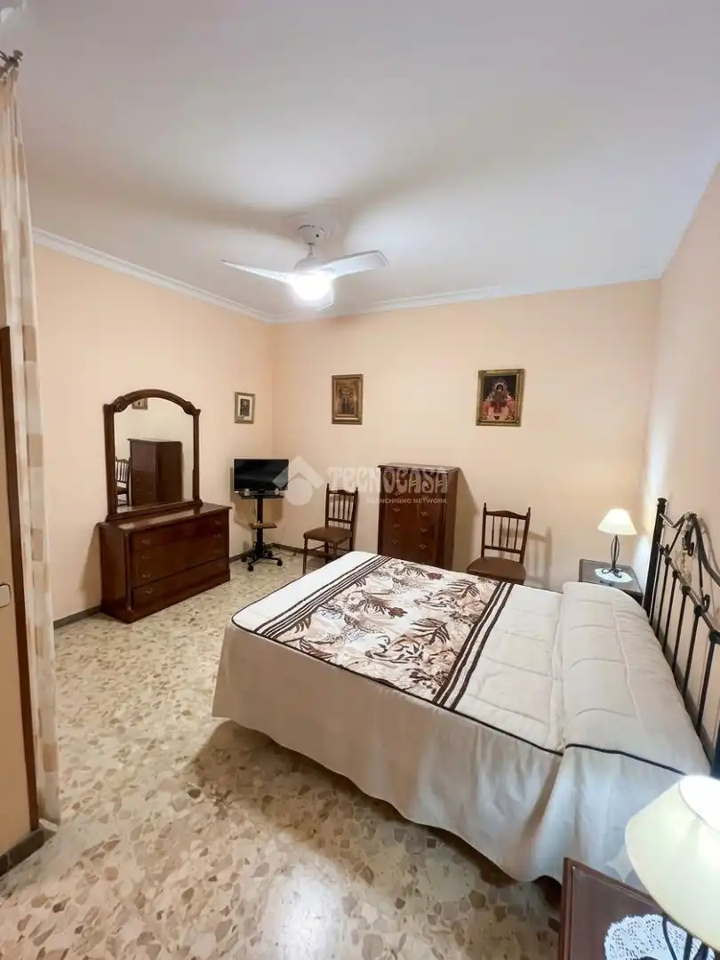 Habitación de Casa adosada en venta en Sevilla con Aire acondicionado y Balcón