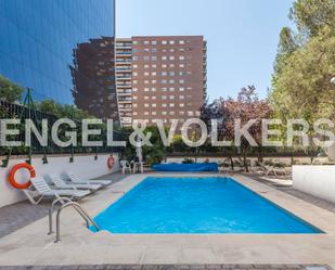 Piscina de Apartament de lloguer en  Madrid Capital amb Aire condicionat, Calefacció i Piscina