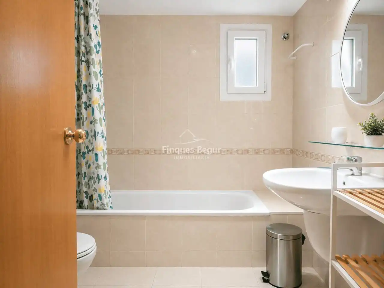 Bany de Apartament en venda en Palafrugell amb Calefacció, Terrassa i Moblat
