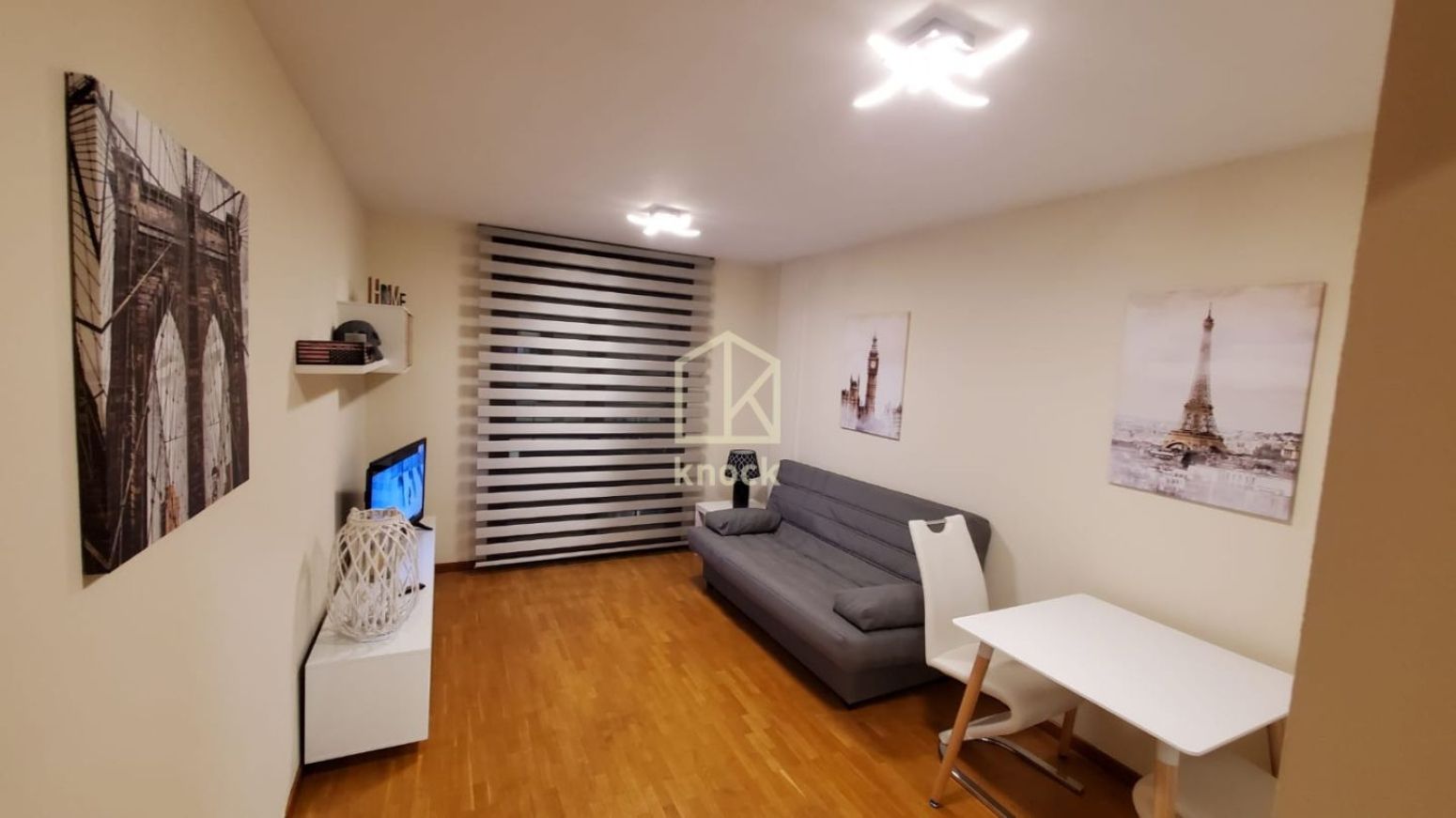 Sala d'estar de Pis en venda en Gijón  amb Calefacció, Traster i Moblat