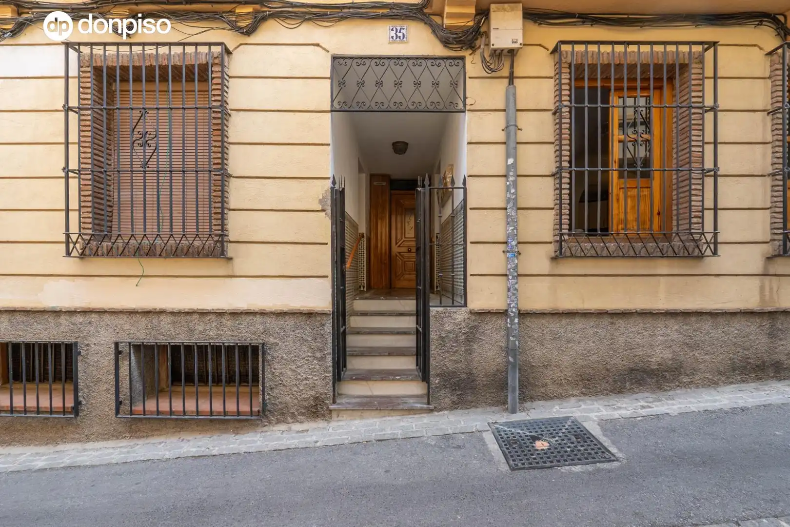 Vista exterior de Piso en venta en Granada con Aire acondicionado y Calefacción