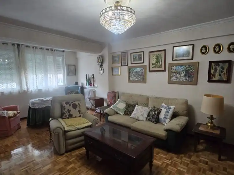 Sala de estar de Piso en venta en  Madrid Capital