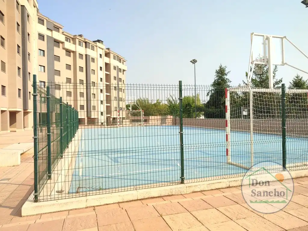 Parking of Attic for sale in Valladolid  with Air Conditioner, Heating and Terrace