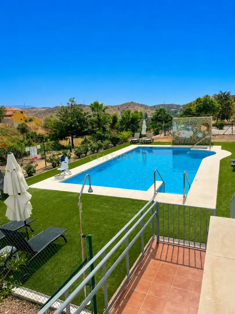 Piscina de Piso en venta en Málaga con Aire acondicionado, Jardín privado y Trastero