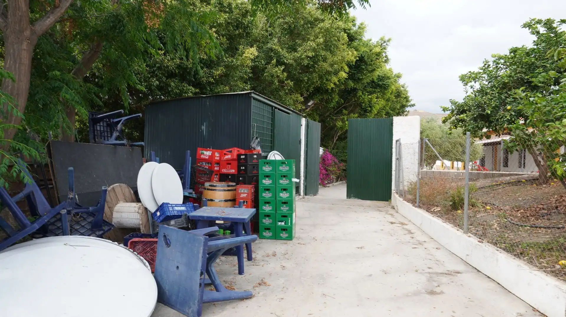 Außenansicht von Fabrikhallen zum Verkauf in Motril