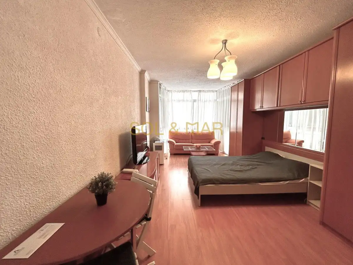 Schlafzimmer von Wohnung zur Miete in Centro
