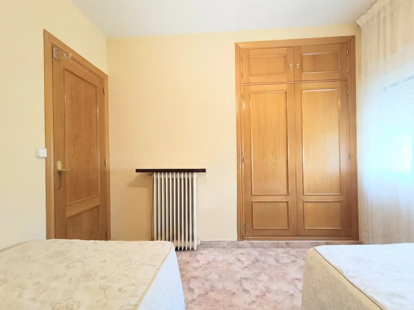 Dormitori de Casa adosada de lloguer en El Álamo amb Aire condicionat, Calefacció i Terrassa