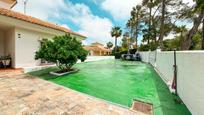 Vista exterior de Casa o xalet en venda en Sotogrande amb Aire condicionat, Calefacció i Jardí privat