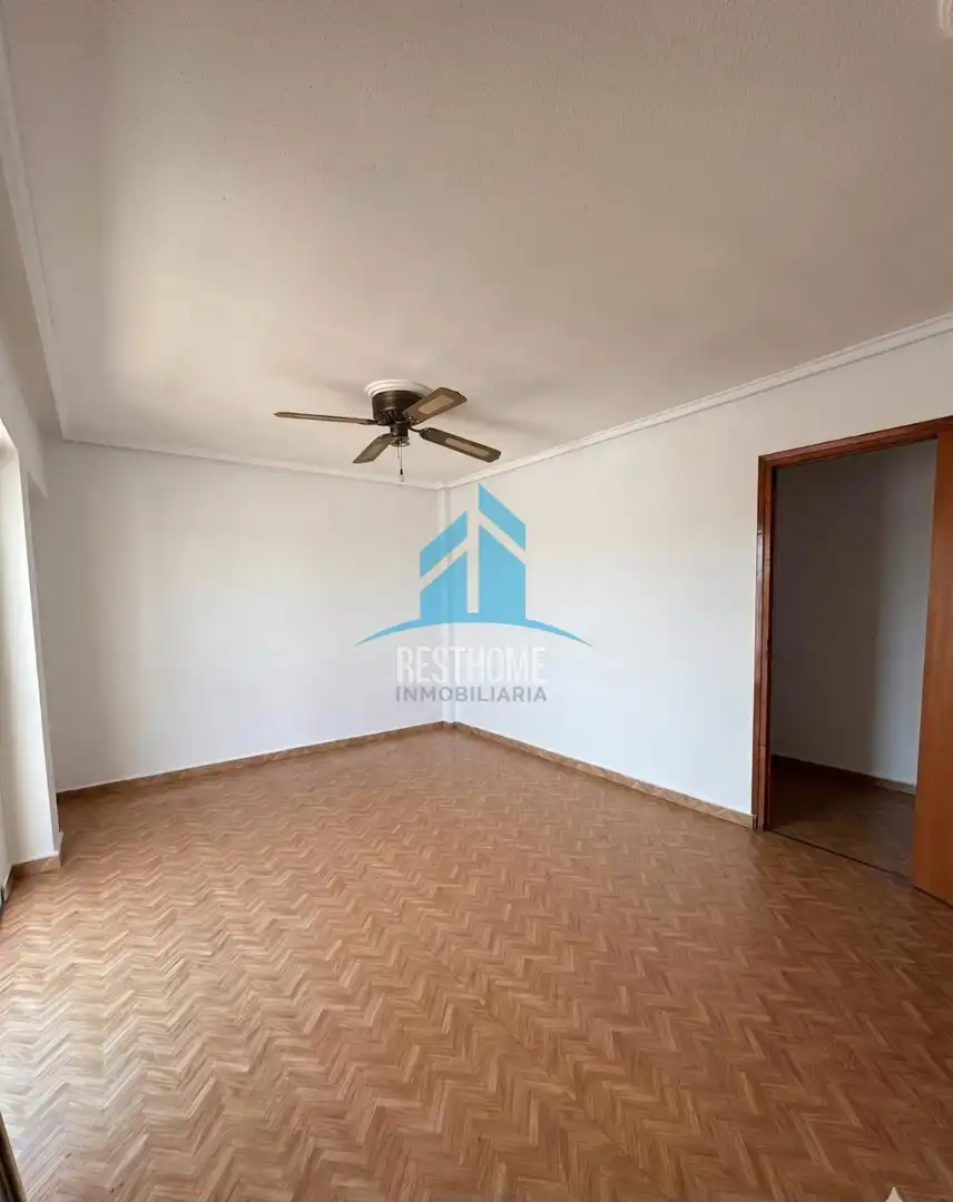Sala d'estar de Pis en venda en Silla amb Balcó